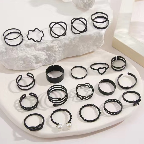 Black Butterfly Love Minimalist Ring Set 22pc - Picture 2 of 3